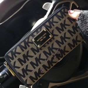 Michael Kors Wallet Authentic